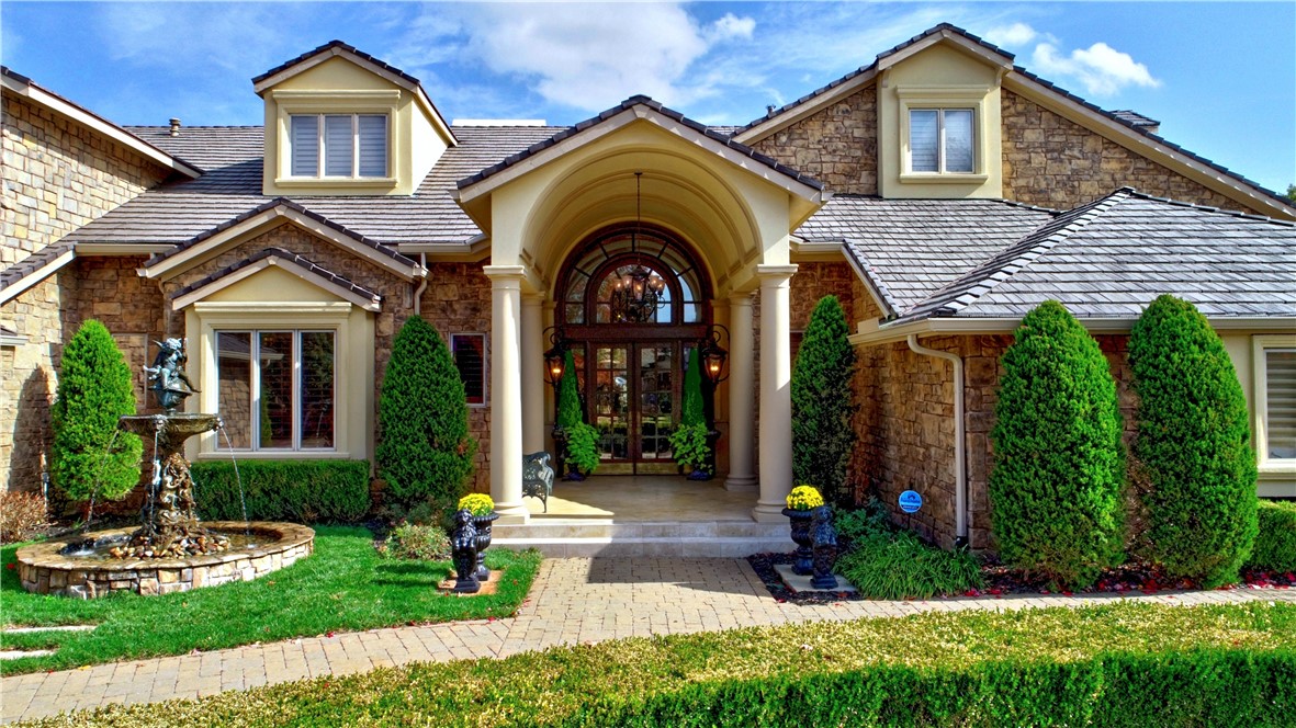 9 S Clubhouse Drive