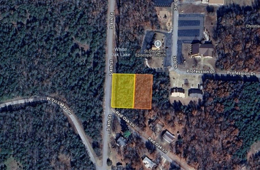 Build your new business on this .96 (+/-) acre lot in Horseshoe Bend. There is plenty of opportunity to bring wonderful things to this community and enjoy the lake life. Property conveys with a Limited Warranty Deed. Owner financing is available. Call or text today for more information.