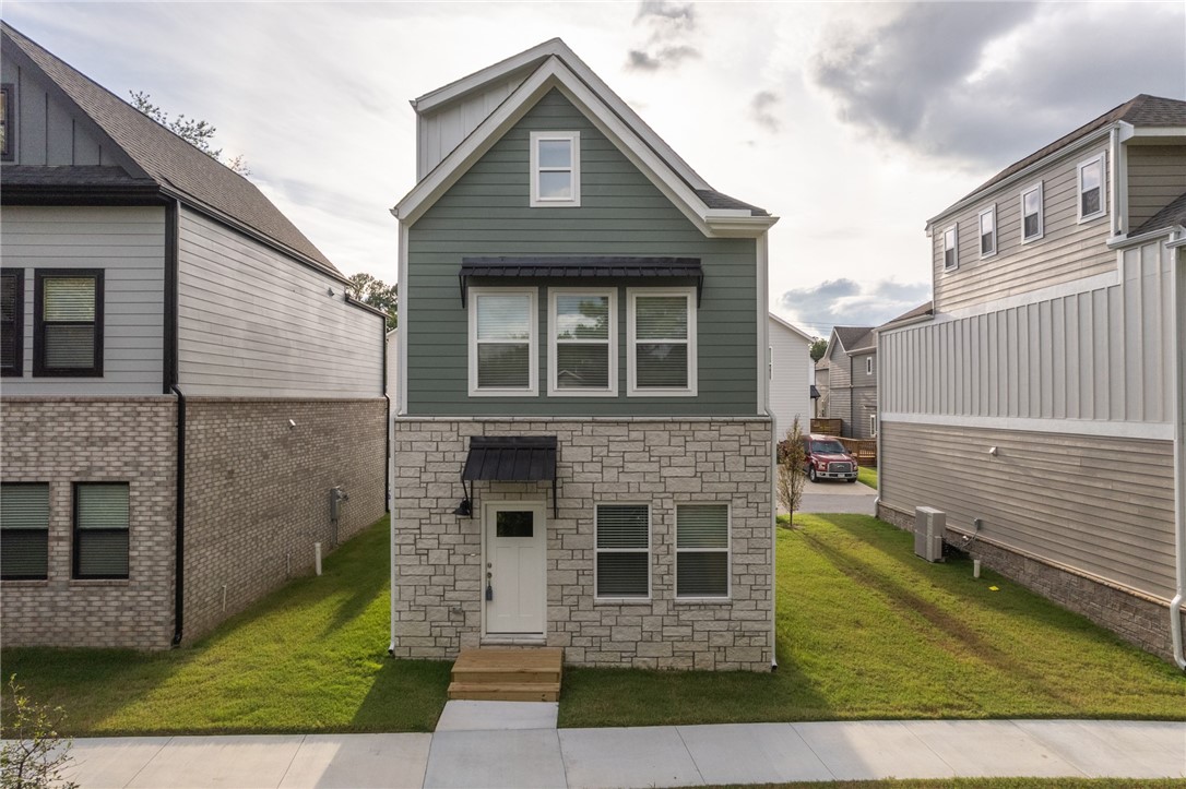Van Buren Avenue Residences - Residential