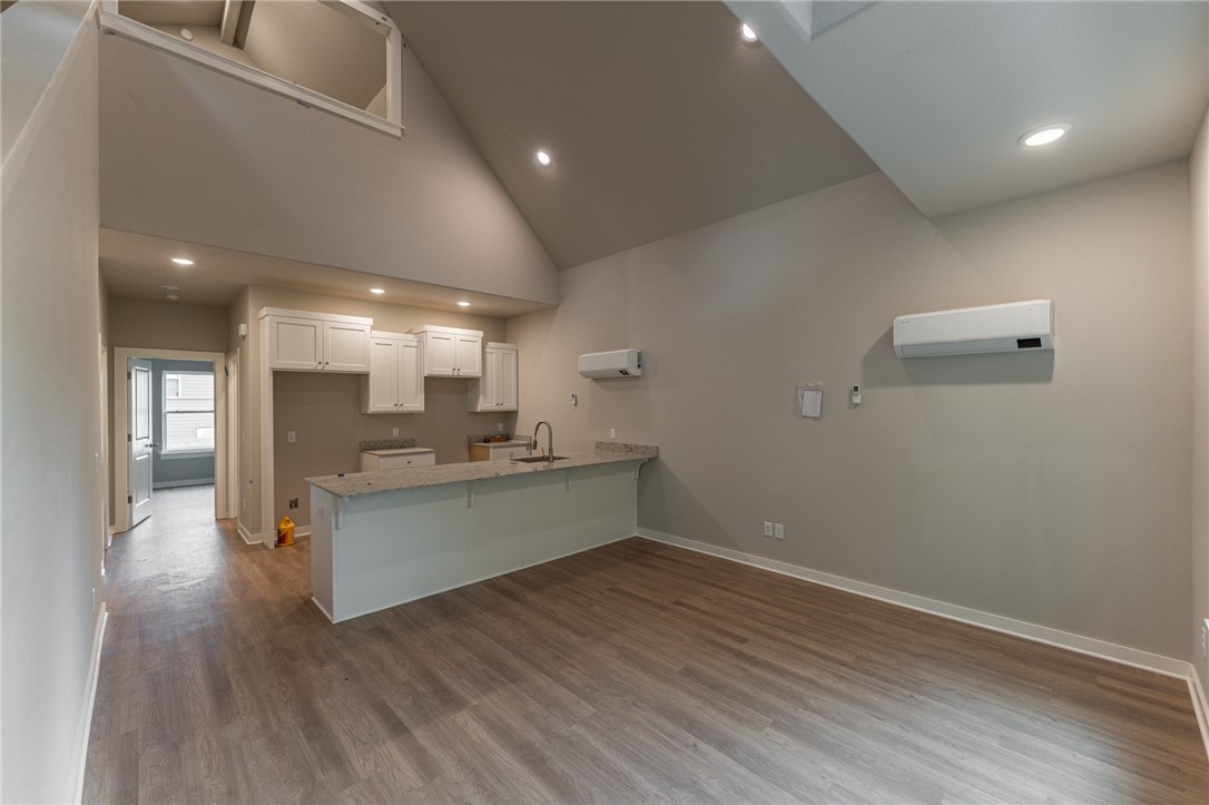 Van Buren Avenue Residences - Residential