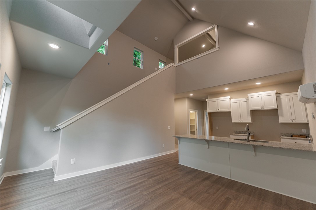 Van Buren Avenue Residences - Residential