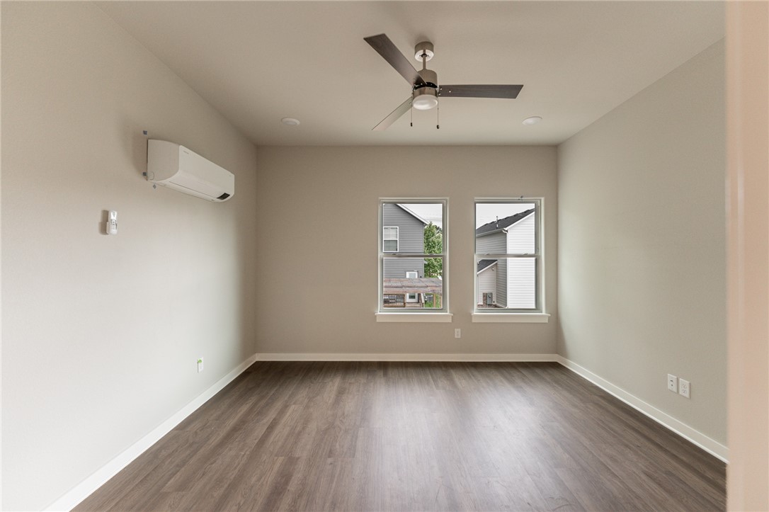 Van Buren Avenue Residences - Residential
