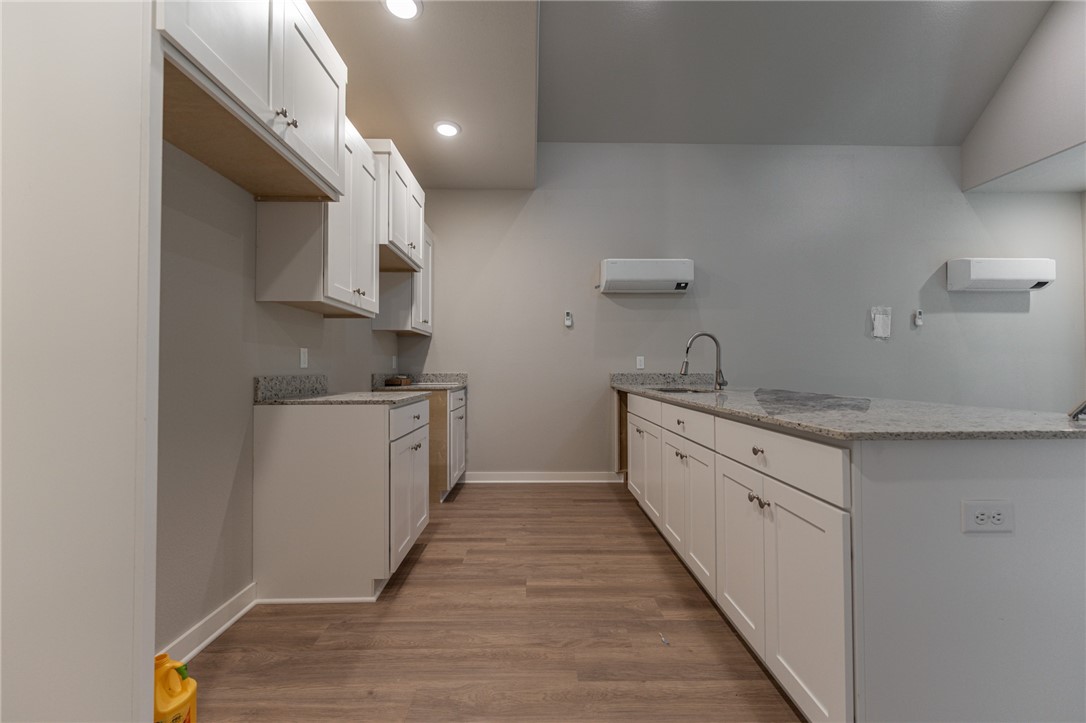 Van Buren Avenue Residences - Residential