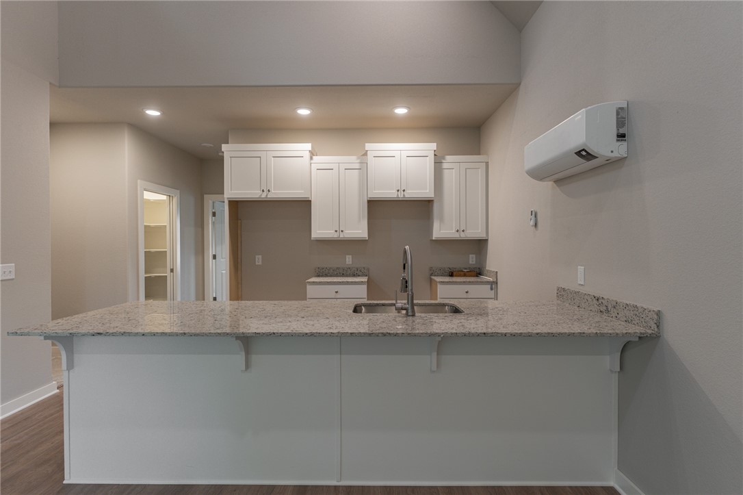 Van Buren Avenue Residences - Residential