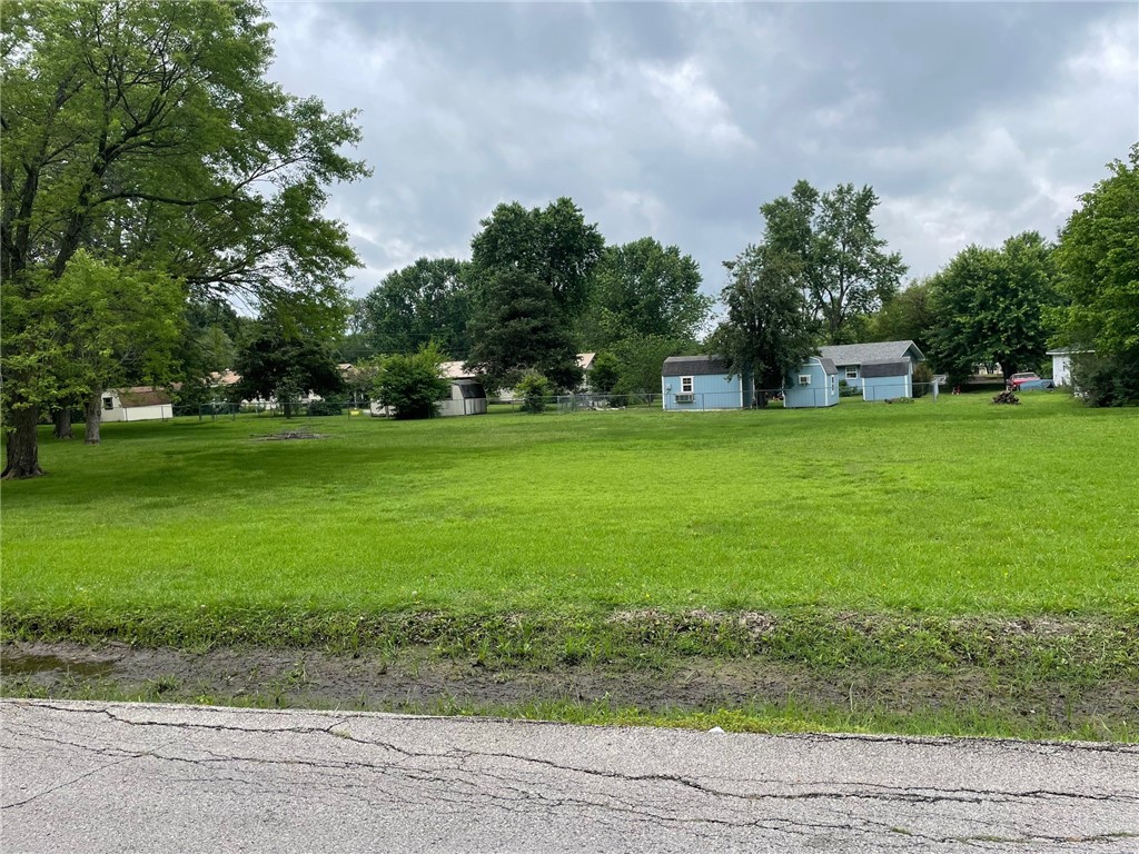 Big lot to build on. Looks like you can build two houses on this lot with City approval. Water and Sewer close. Level Lot.