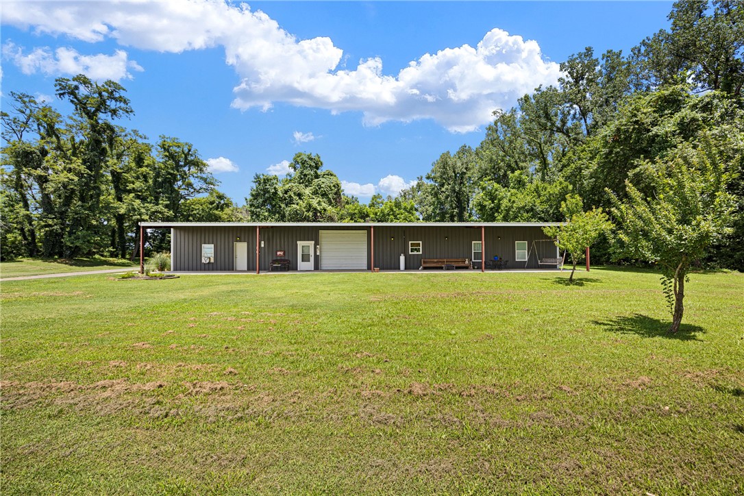 For Sale: Well appointed Barndominium with Attached Apartment ā Arkansas River proximity & Scenic Views! Discover the perfect blend of rustic charm and modern luxury in this beautifully crafted barndominium located just steps from the river. Designed for comfort and style, this unique property features high-density insulated walls for year-round energy efficiency and peace and quiet.
Inside, you'll find custom cabinetry, luxury vinyl tile flooring, and granite countertops that elevate the living space. The open-concept kitchen comes complete with high-end appliances, making it as functional as it is beautiful. A cozy attached apartment offers added flexibilityāideal for guests, rental income, or a private home office. Step outside and enjoy stunning views from every angle, with nature right at your doorstep. Whether youāre looking for a peaceful retreat, a weekend getaway, or a unique full-time residence, this property delivers. Don't miss this one-of-a-kind opportunityāschedule your private tour today!