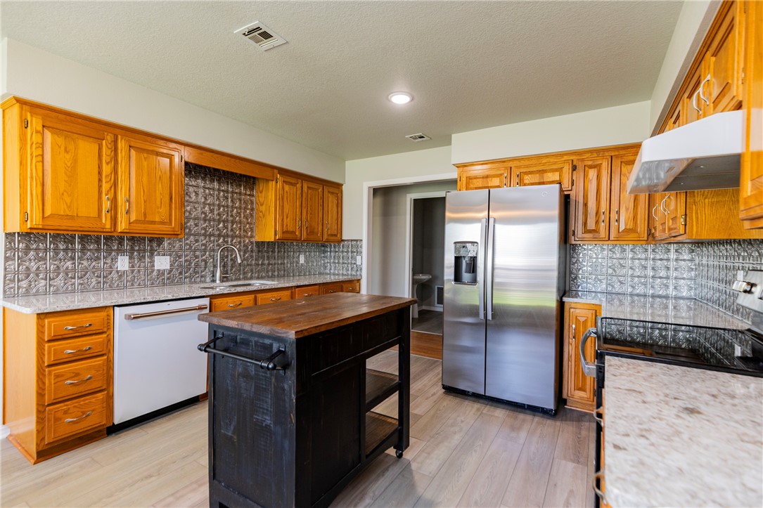 Woodhaven Manor Sub - Residential Lease