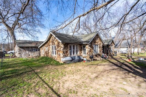 Photo of 220 S Black Avenue, Sulphur Springs, AR 72768 (MLS # 1330590)