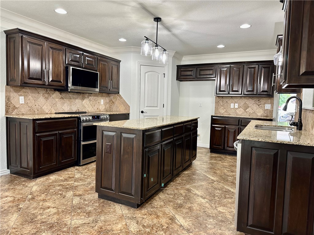 CORNERSTONE RIDGE PH I-BENTONVILLE - Residential Lease