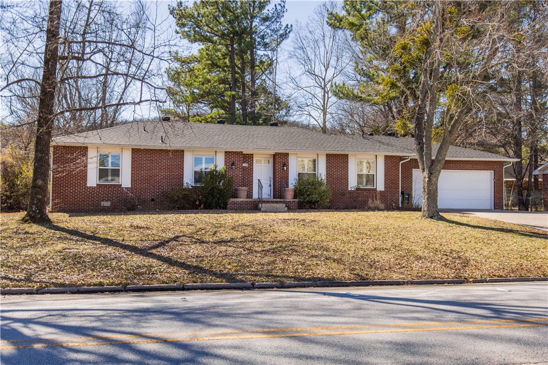 Beautiful single story home in the heart of Fayetteville and close to everything Fayetteville has to offer. Engineered wood flooring, granite counters, updated/remodeled bathrooms, gas logs in masonry brick fireplace, oversized backyard fully fenced. Washer, dryer, refrigerator, and lawn maintenance included. All applicants over 18 must fill out an application; contact list agent for application process; property is managed locally with Urban Cottage Property Management.