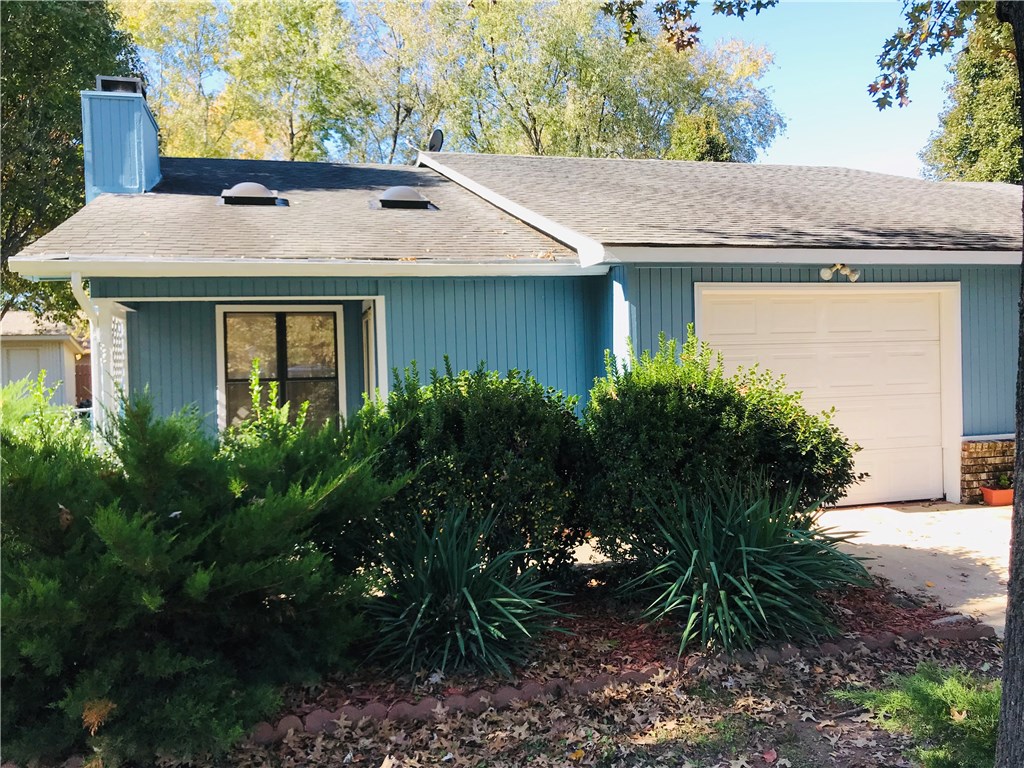 2 Bedroom 1 1/2 Jack and Jill Bath, sunroom off of Master Bedroom with door to privacy fenced yard. Yard extends past privacy and tenant is responsible to mow. Refrigerator for tenant use but not guaranteed, if it quits owner will not replace. Duplex has been painted inside and out, also new tile flooring in living, dining and bedrooms. Great rogers location close to shopping and restaurants as well as schools. Owner to manage with approved application. 25# pet limit with nonrefundable pet fee.