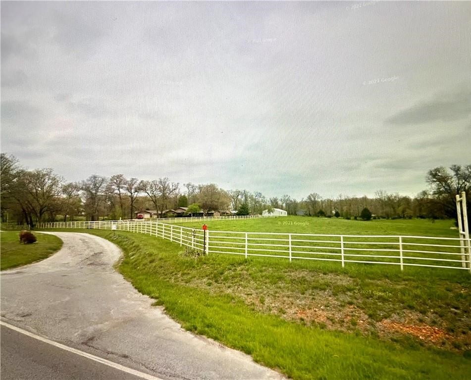 Discover your own slice of Paradise on this 20.74 acres, perfectly situated just 3 miles north of
Pea Ridge , 2 miles south of Missouri line, and Back 40 Mt. bike trails, 15 minute drive to
Bentonville. Whether your looking to build your dream home, Farm, invest, or develop into
large estate size lots, this prime location offers it all. Natural gas and electric at street, well will
be needed for water source. Embrace the tranquility of Rural living just a short distance from
the vibrant and growing community of Pea Ridge.