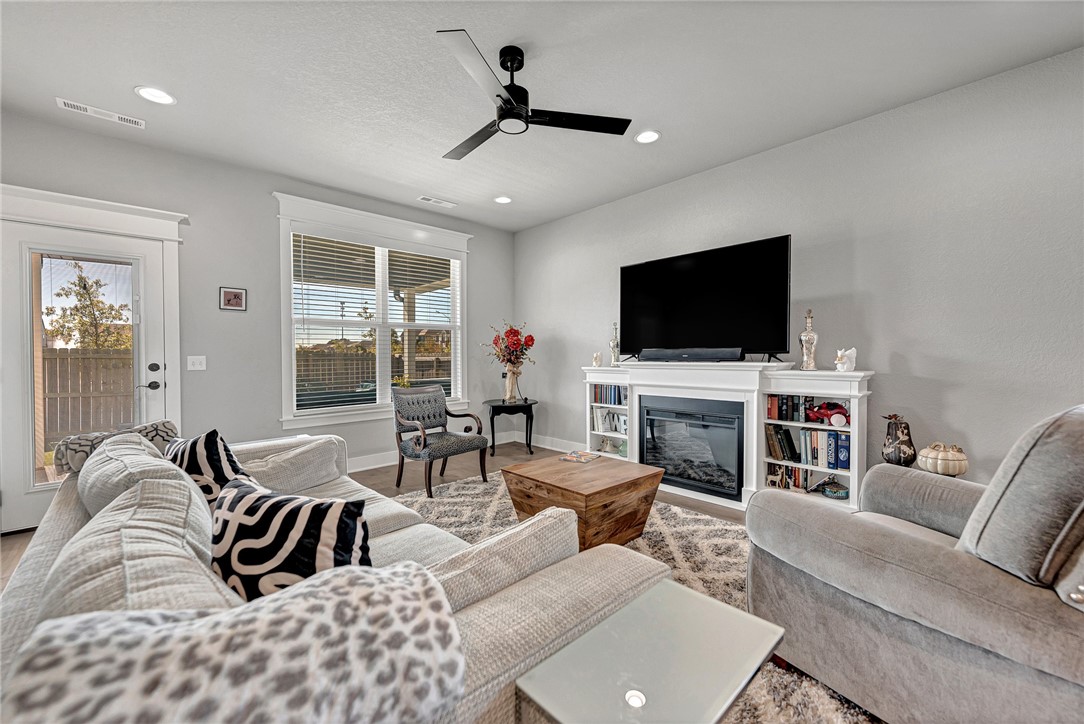 Grove Ph III, The Rogers - Residential