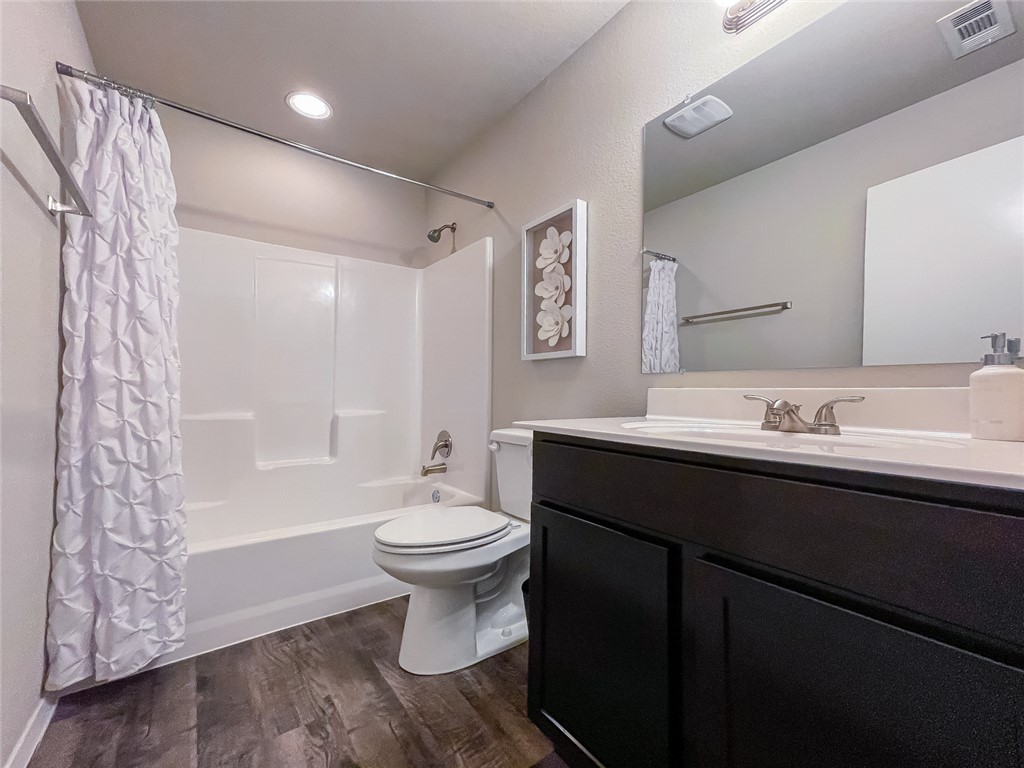 WALNUT HILL SUB PH V-PEA RIDGE - Residential