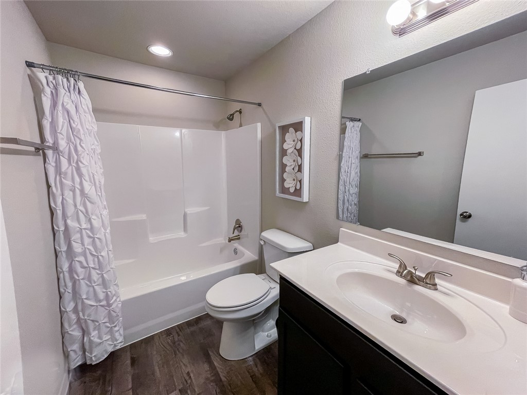 WALNUT HILL SUB PH V-PEA RIDGE - Residential
