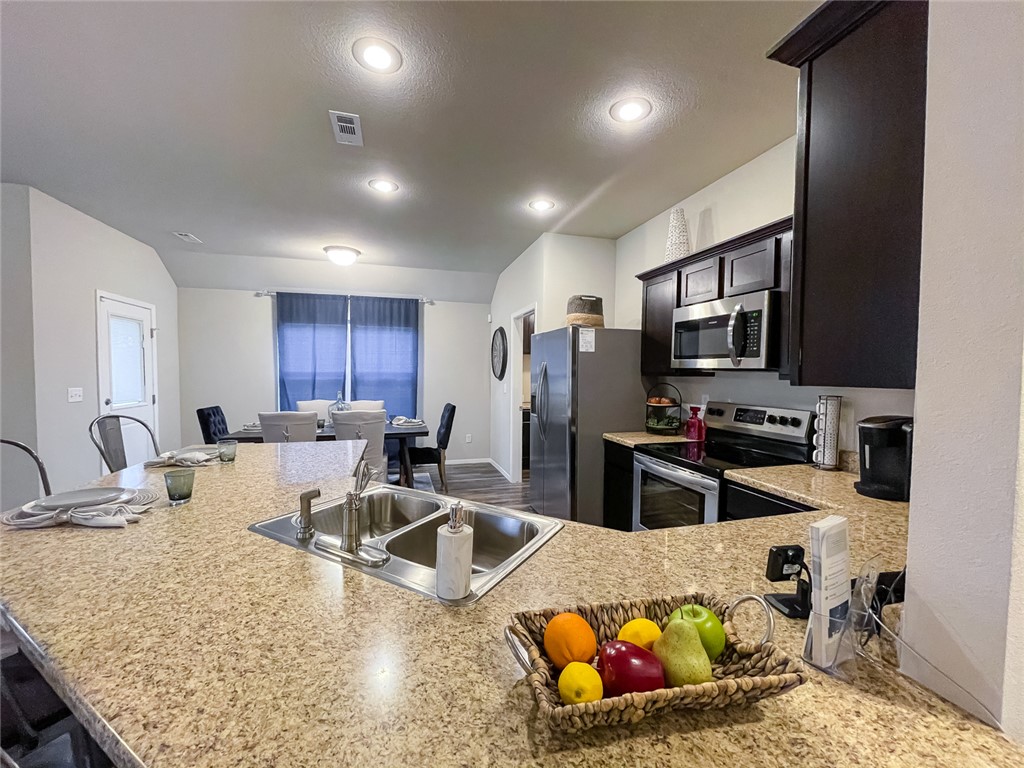 WALNUT HILL SUB PH V-PEA RIDGE - Residential