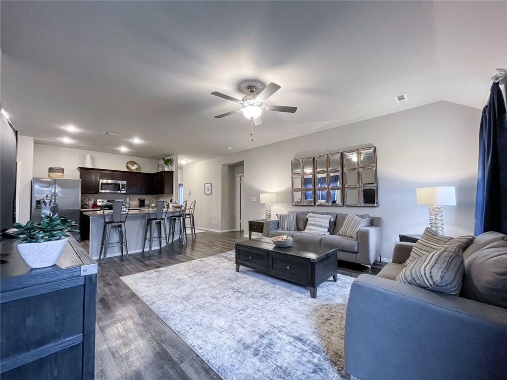 WALNUT HILL SUB PH V-PEA RIDGE - Residential