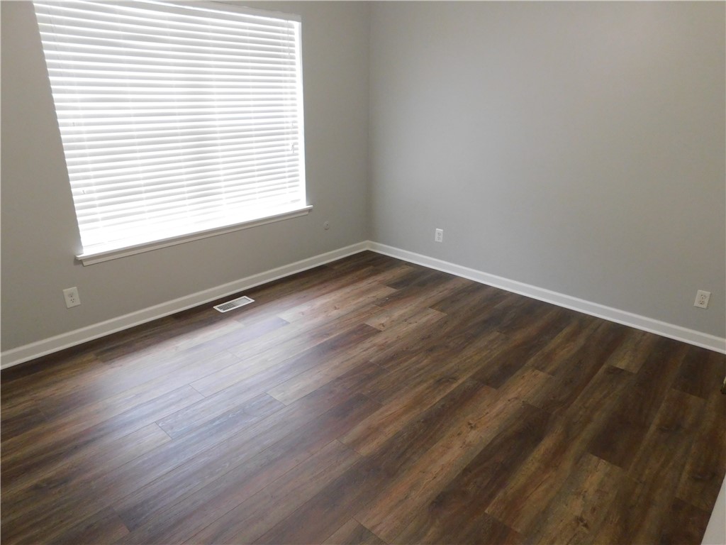 Oak Tree Condos - Residential