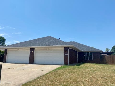 Photo of 1907 N Pine Valley Drive, Fayetteville, AR 72704 (MLS # 1355085)