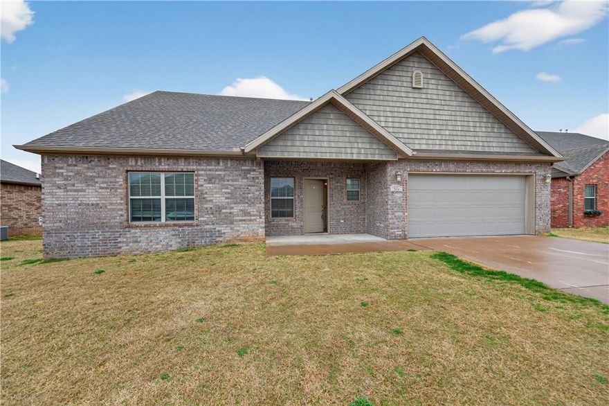 This single-family home is located at 584 Quartz Way, Springdale, AR. 584 Quartz Way is in Springdale, AR and in ZIP code 72764. This property has 4 bedrooms, 3 bathrooms and approximately 2,100 sqft of floor space. This property has a lot size of 8712 sqft and was built in 2020.