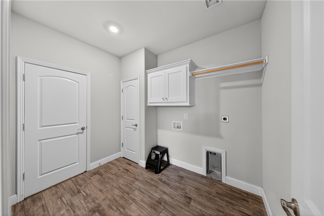 Oak Creek Springdale - Residential Lease