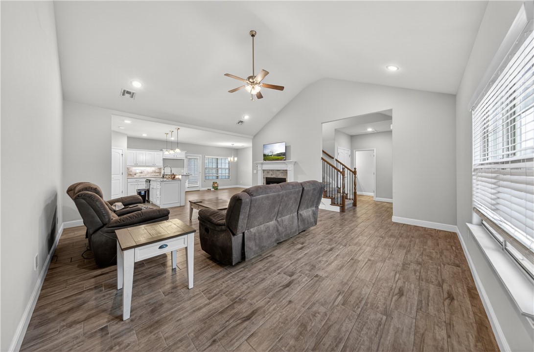 Oak Creek Springdale - Residential Lease