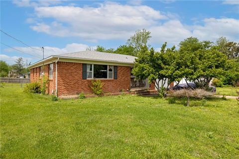 Photo of 201 NW G Street, Bentonville, AR 72712 (MLS # 1343422)