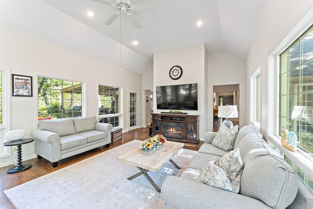 Unit 115 Holiday Island - Residential