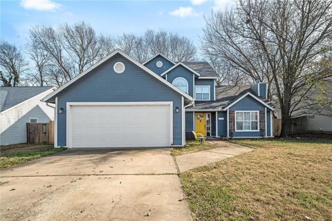 Photo of 1770 N Hunters Ridge, Fayetteville, AR 72701 (MLS # 1329924)