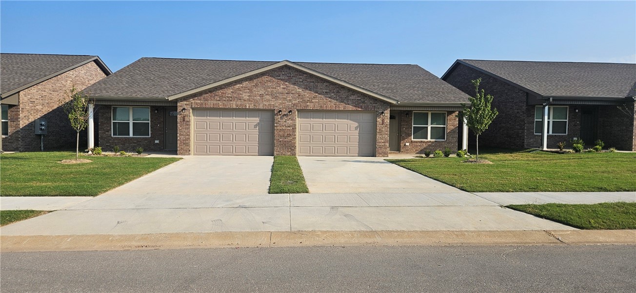 Brand new duplexes in Bentonville close to NWA Regional Airport for lease. Home features 3 bedrooms, 2 bathrooms, 2 car garage, LVP throughout home, granite countertops, ceiling fans, open floorplan, covered back patio for grilling/entertaining, fenced in yard and all appliances included. 1 month free rent with all 1 year leases signed by November 1st, 2025.