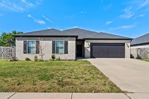 Photo of 200 Tricha Circle, Gravette, AR 72736 (MLS # 1324851)