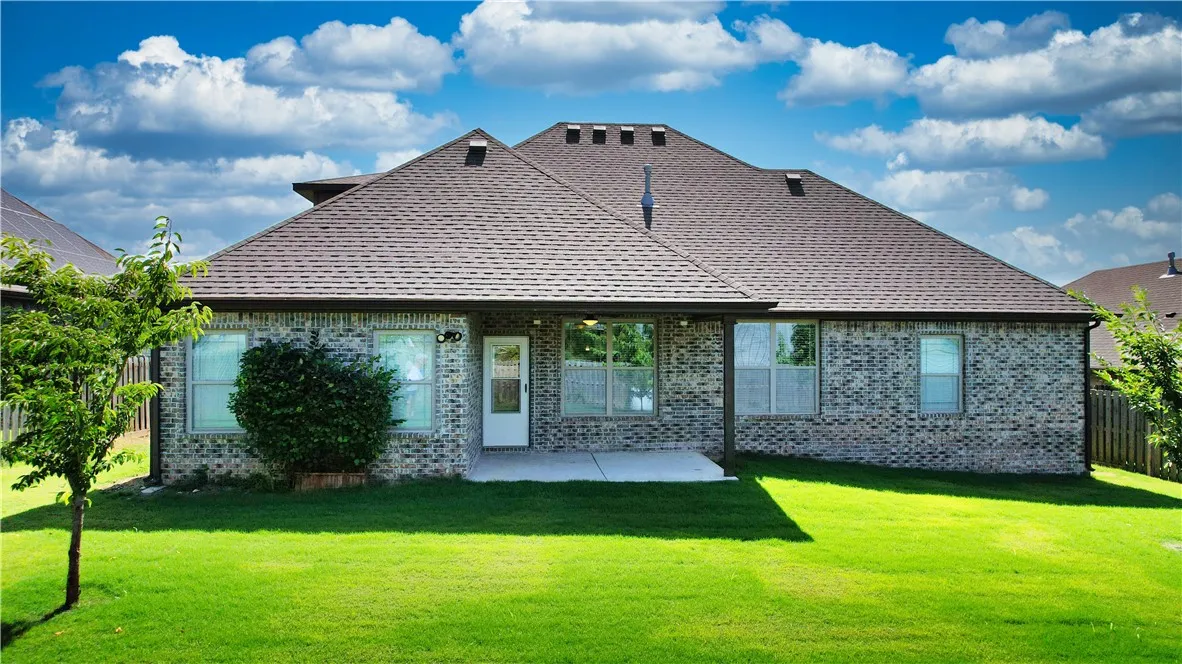 Centerton, Arkansas 72719, United States, 5 Bedrooms Bedrooms, ,3 BathroomsBathrooms,Residential,Active,170270