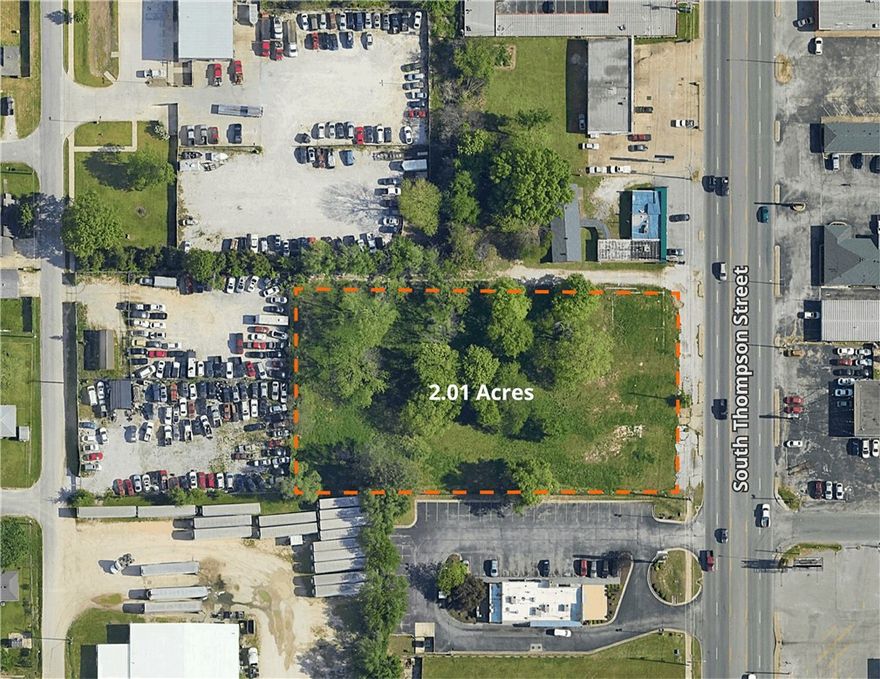 • Lot size: 2.01 acres
• Offering price: $1,400,000 ($15.98/SF)
• Zoned: C-5 Thoroughfare Commercial District
• Located less than a mile from popular retailers Walmart Supercenter, Aldi, 7 Brew, Walgreens
• Traffic count: approximately 28,300 vehicles per day on South Thompson Street