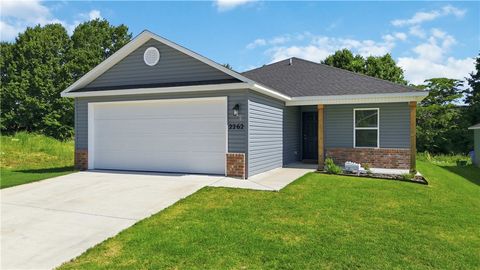 Photo of 2262 S Ouachita Drive, Fayetteville, AR 72701 (MLS # 1349362)