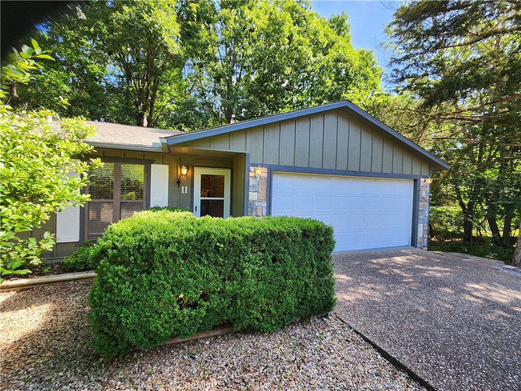 Rare opportunity to live close to everything Bella Vista. Around the corner from Metfield golf complex. At the intersection of Metfield Dr are the Blowing Springs (paved) greenway which gives you access to the Back 40, Rago, and Mulligan mountain biking trails. Two miles to Lake Brittany. Open floor plan, 2 bedroom 2 bath home with a 2 car garage. Galley style kitchen with all appliances. Laundry room with efficient washer and dryer. With new flooring this home is move in ready. Cleaned from top to bottom! Glass enclosed porch as well as an open wood deck. Low maintenance level lot. Great neighborhood and only 3.7 miles from Walgreens. 8 minutes to the freeway. With the exception of the old flooring this home is in excellent condition. Home is to be sold AS IS, NO Repairs. Accepting all offers until Saturday June 28th at 5pm.