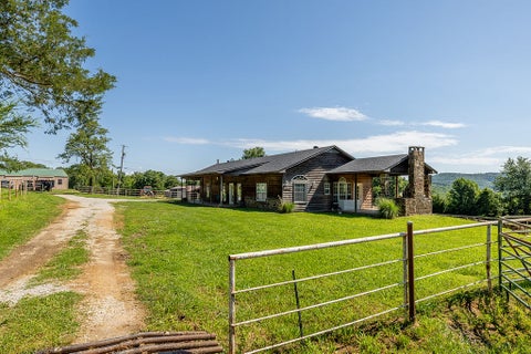 Photo of 17068 Hazel Valley Road, Fayetteville, AR 72701 (MLS # 1352627)