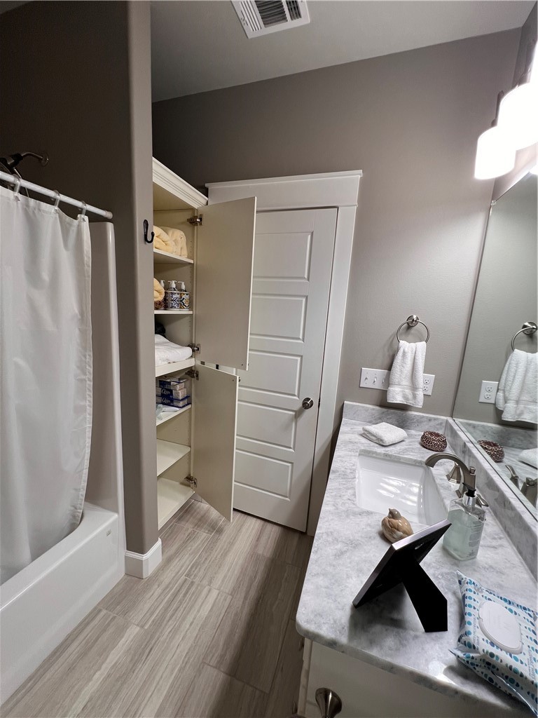 Center Ph Ill - Residential