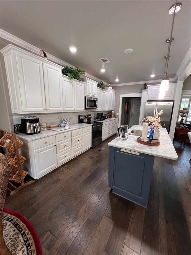 Center Ph Ill - Residential