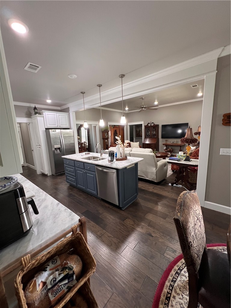 Center Ph Ill - Residential