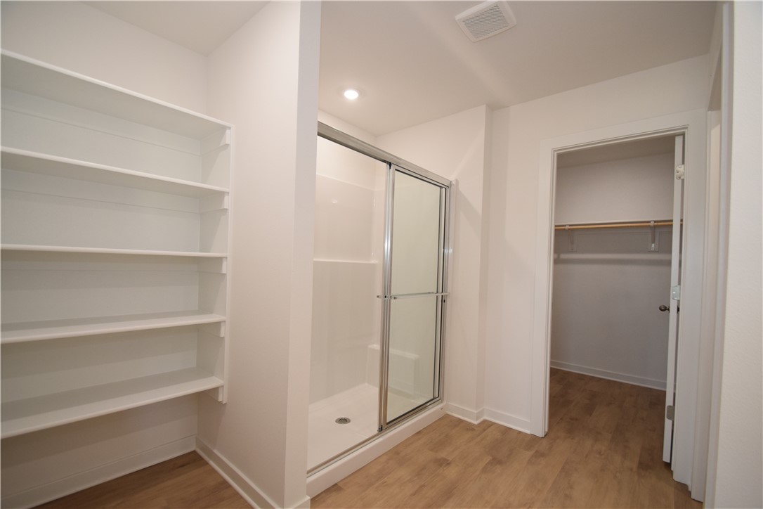 Wagon Wheel Crossing - Residential Lease