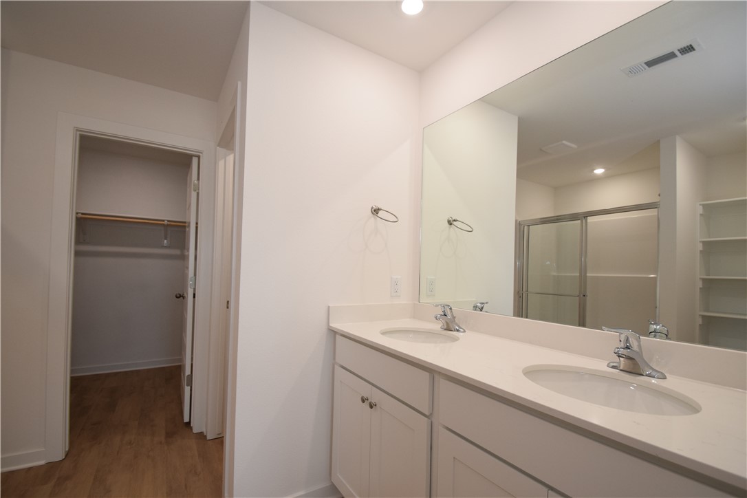 Wagon Wheel Crossing - Residential Lease