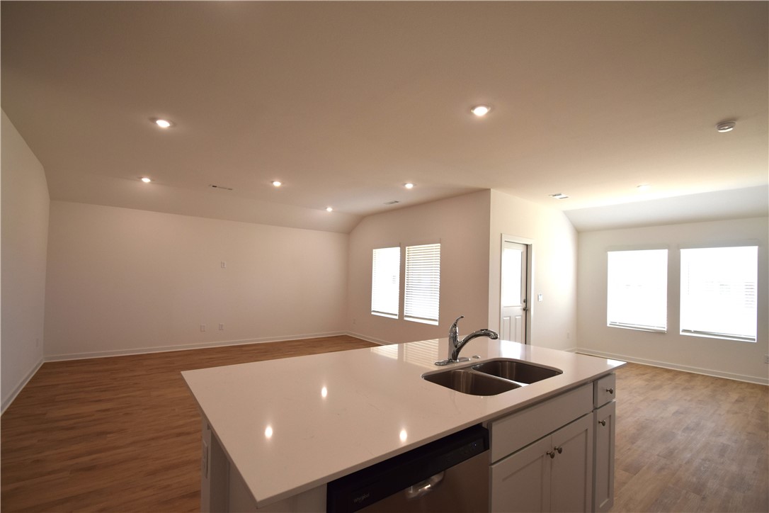 Wagon Wheel Crossing - Residential Lease