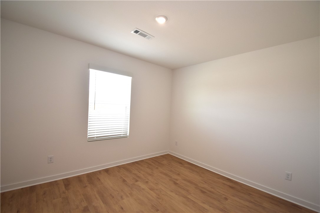 Wagon Wheel Crossing - Residential Lease