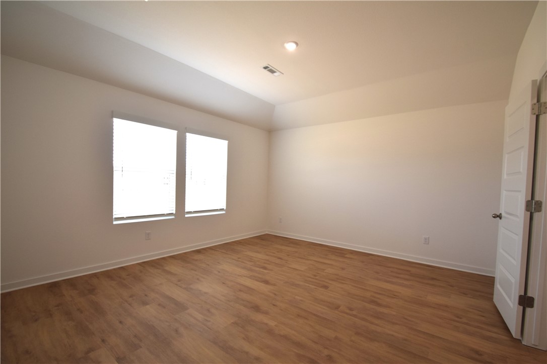 Wagon Wheel Crossing - Residential Lease