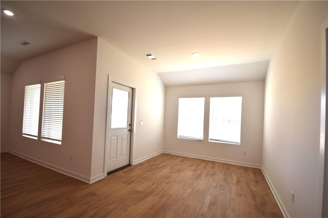 Wagon Wheel Crossing - Residential Lease