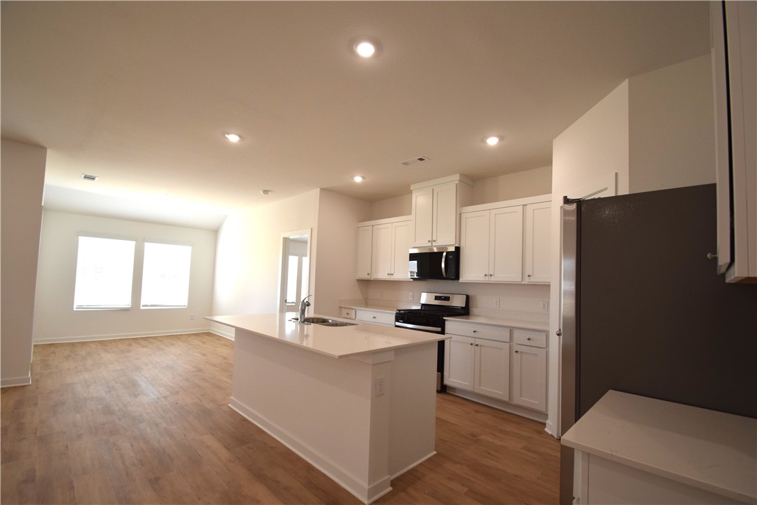 Wagon Wheel Crossing - Residential Lease