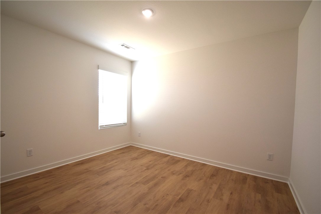 Wagon Wheel Crossing - Residential Lease