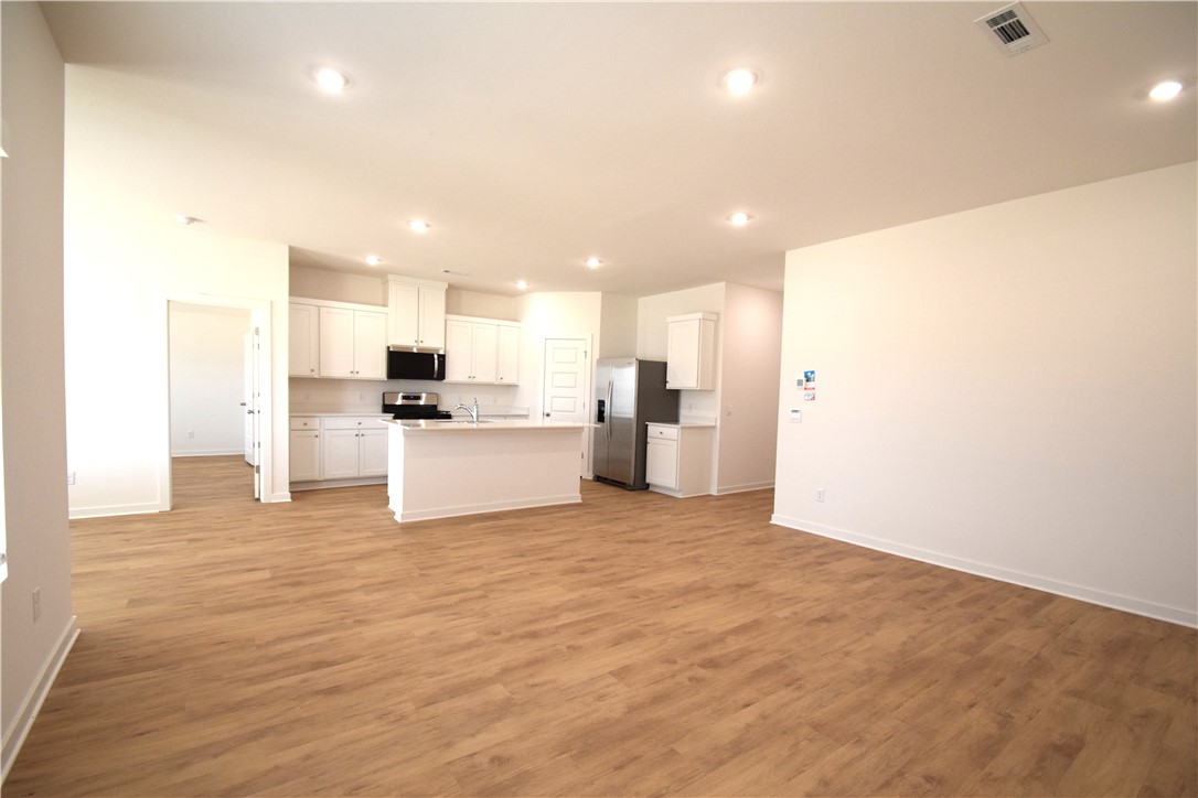 Wagon Wheel Crossing - Residential Lease