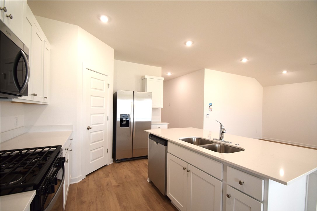 Wagon Wheel Crossing - Residential Lease