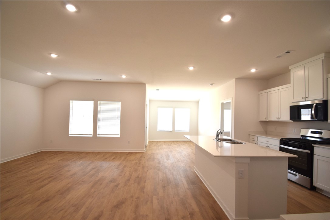 Wagon Wheel Crossing - Residential Lease